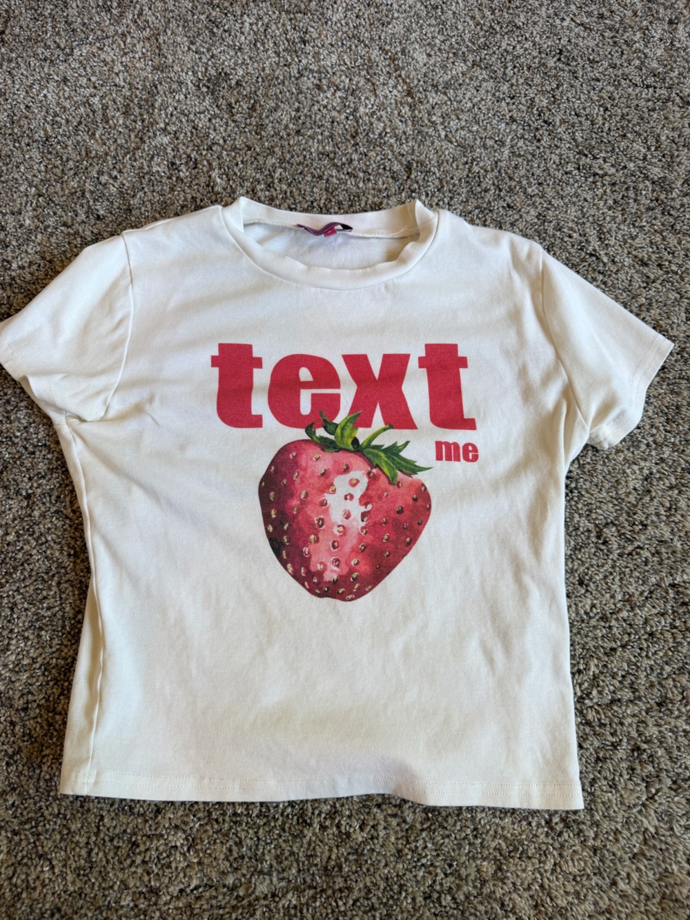 EDIKTED Text Me Graphic T Shirt